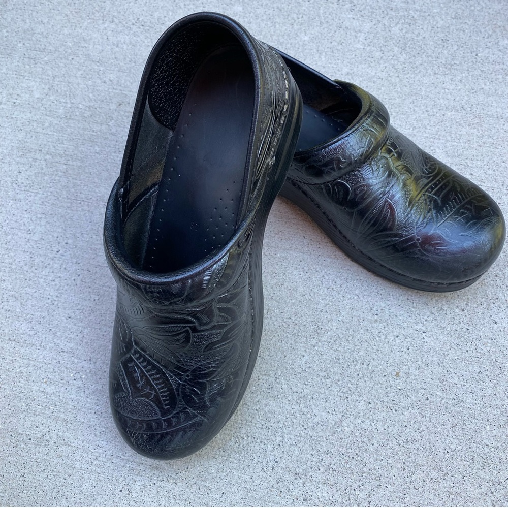 Dansko Professional Black Tooled Leather  Clog Size EU 37
